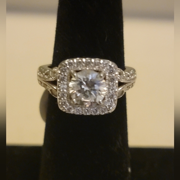 Beautiful ring sterling silver cz 925 size 6 - Picture 1 of 2